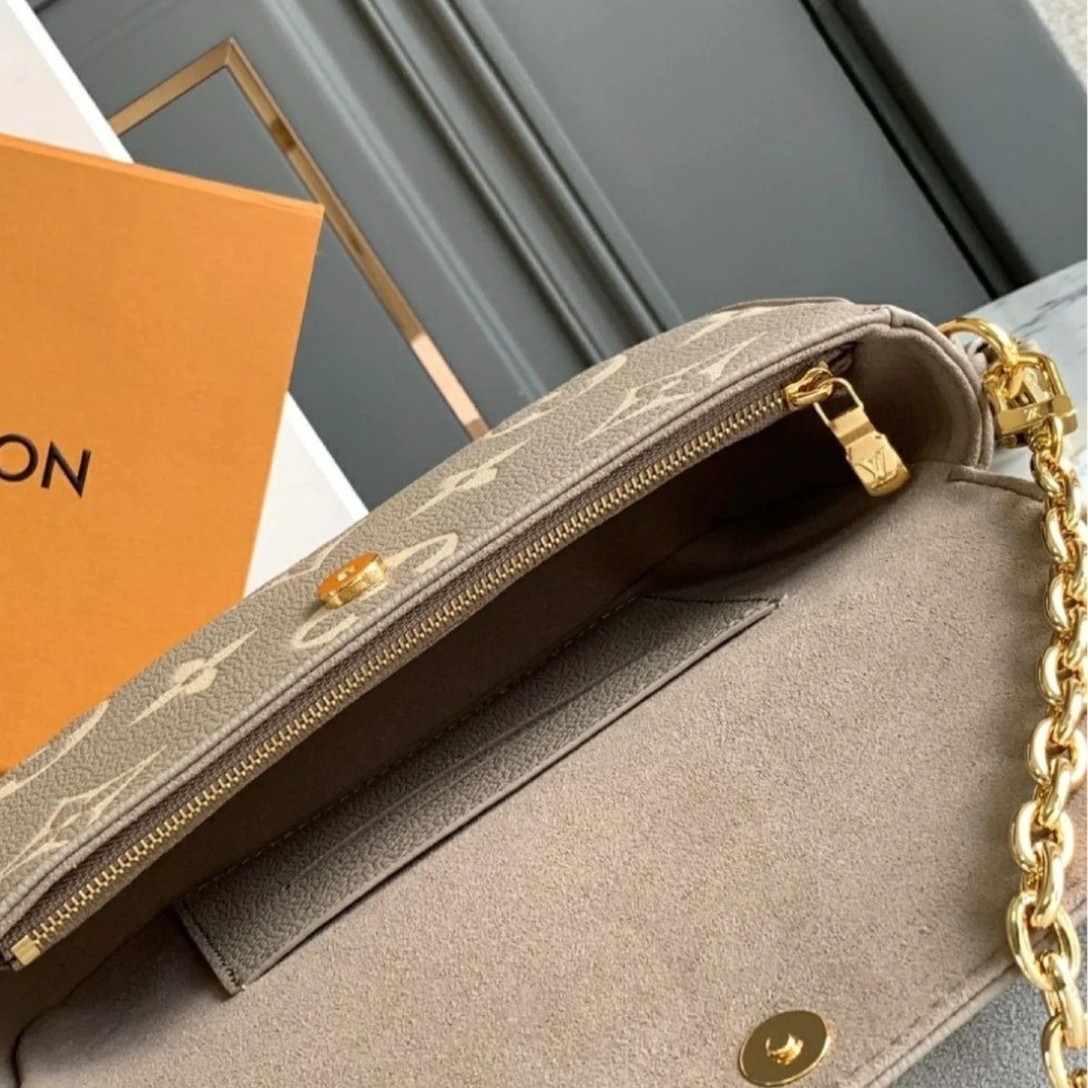 お出かけに最適♪【LOUISVUITTON】ショルダーバッグ